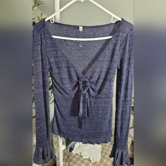 Free People Intimately V Neck knit front bow tie flutter cuffs slits size XS - Picture 1 of 4